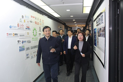 刘强副省长一行听取海通胜行工作汇报